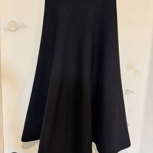 폴로 플레어 니트 스커트 블랙