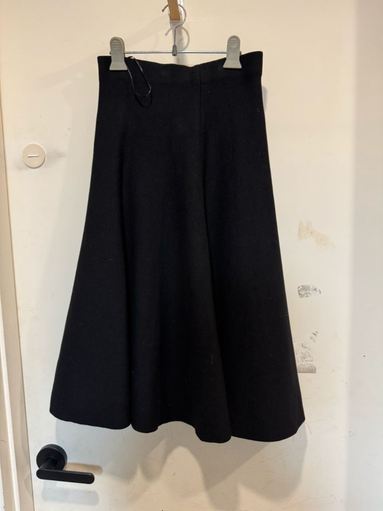 폴로 플레어 니트 스커트 블랙--1