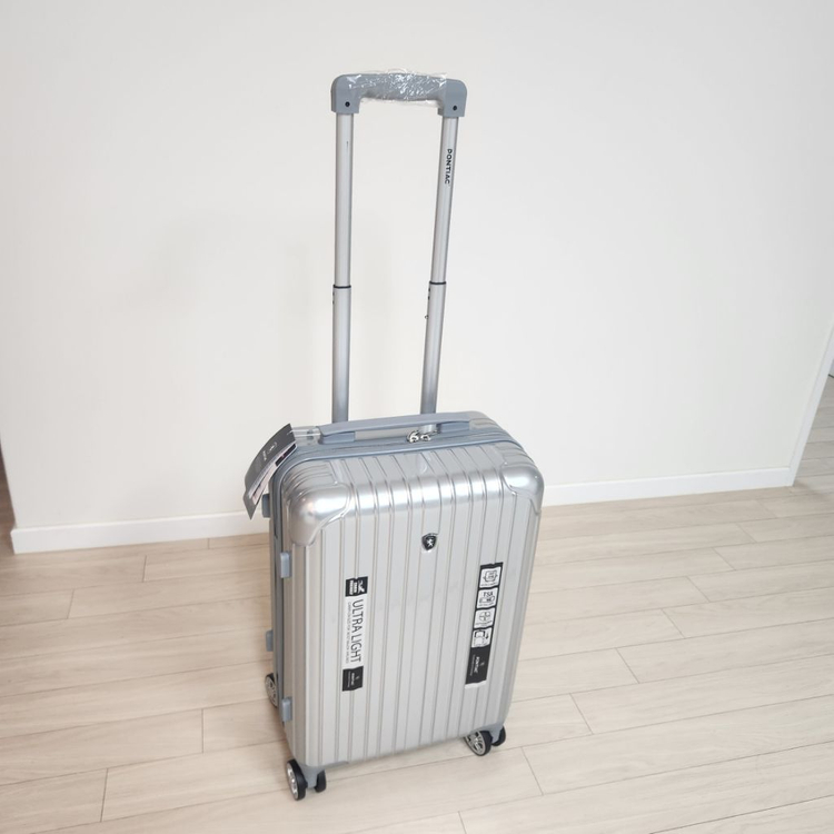 (새제품)20인치 폰티악 캐리어 저렴하게 드립니다.--1