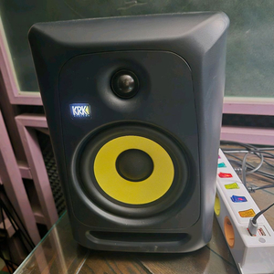 KRK Classic 7 스튜디오 모니터 스피커 이미지