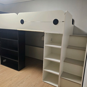 리바트 계단형 벙커침대(새상품 컨디션)