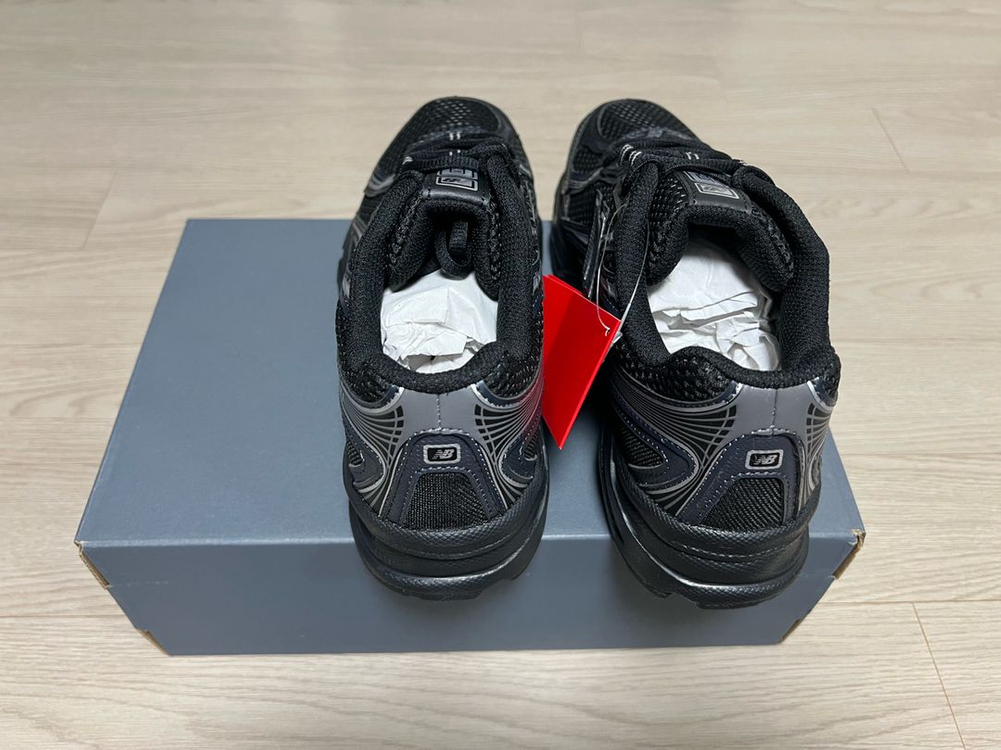 뉴발란스 740 블랙 실버 메탈릭 245 판매--2