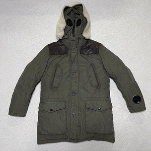 C.P 컴퍼니 카키 양털 후드 패딩 자켓 남성용 105사이즈