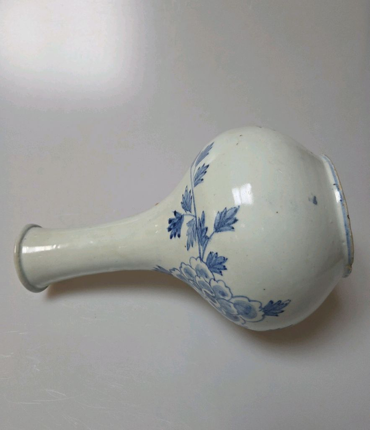 고미술품 조선시대 후기 청화백자 주병(모란박쥐문) 이미지