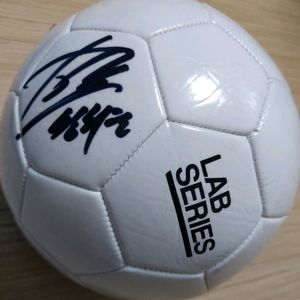 황희찬 친필 사인볼