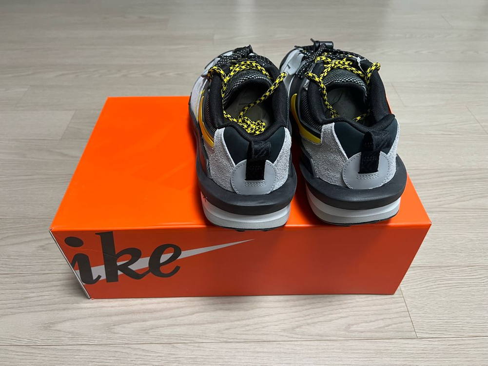 나이키 X 사카이 제가마돔 매트 실버 285 판매--2