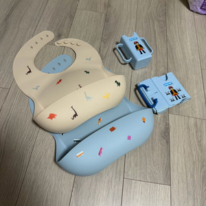 무쉬 아기 턱받침 턱받이 + 플레이모빌 우유 두유 홀더 2종