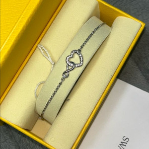 스와로브스키 인피니티 하트 팔찌