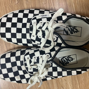 반스 체커보드 225