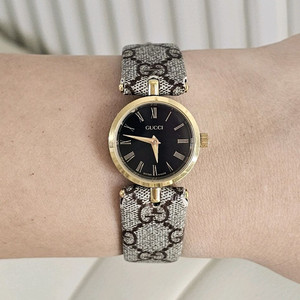 구찌 쉐리라인 은장 여성 시계 여자 팔찌 빈티지