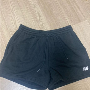 뉴발란스 반바지(한번 피팅만 해본 새상품)