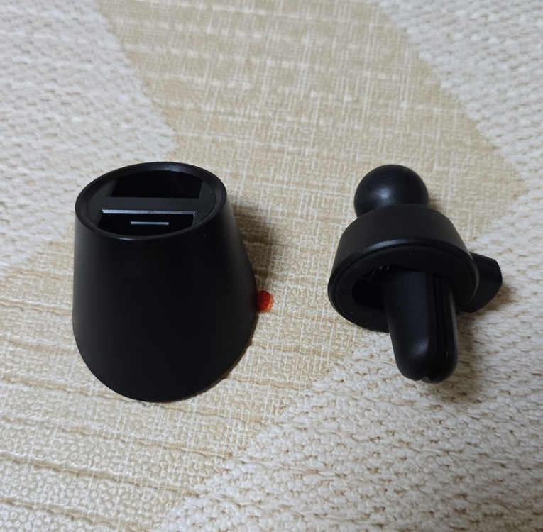 샤오미 차량용 무선충전기 대시보드 거치대 이미지