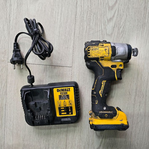 디월트 임팩드릴 12v