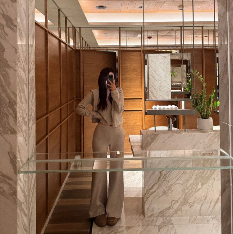 엔뉴엘 탄탄 니트지 하이틴 셋업 오트베이지 기본기장 이미지