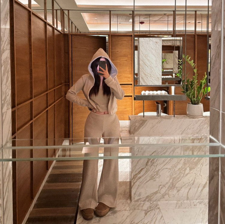 엔뉴엘 탄탄 니트지 하이틴 셋업 오트베이지 기본기장 이미지