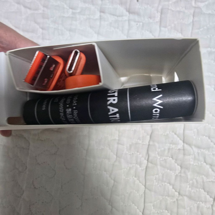 JBL Wave Beam 화이트 블루투스 이어폰--1