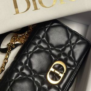 (찐미사용)소프트 디올 카로 백 매크로까나쥬 램스킨 블랙