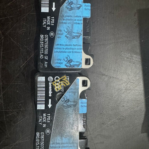 아우디 A7 뒷 브레이크 패드 2개 정품 팝니다