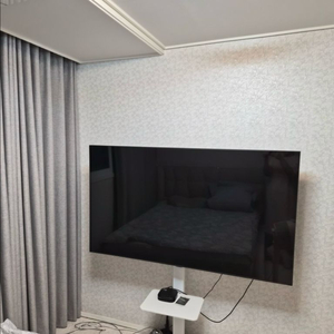 삼성 65인치 4K UHD 스탠드