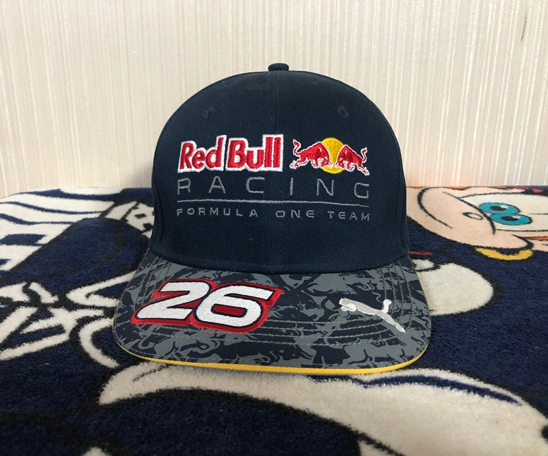 포뮬러 원(F1) 푸마 레드불레이싱 드라이버캡/모자 #26 다닐 크비야트--3