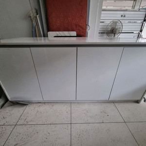 흰색 4문 수납장 선반 180cm 70cm 80cm