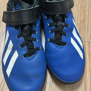 아디다스 키즈 풋살화 축구화 215사이즈