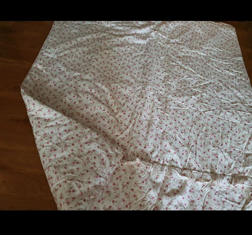 두툼한요+두툼한이불 둘다 따뜻하고 포근함 편하게 쓰실분께 저렴히 2만원--7