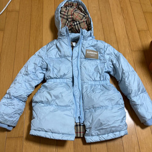 버버리 키즈 패딩 8y