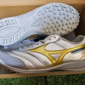 [타임세일]미즈노 모렐리아 살라 프로 TF Platinum Silver팩