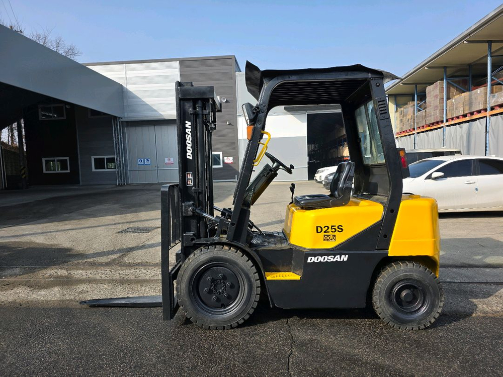 제값 다하는 두산 2.5톤 중고지게차,무넘버 디젤지게차 980만원 판매--5