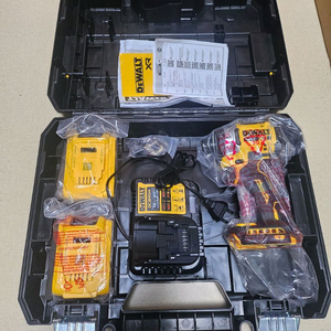 디월트임팩드릴 DCF 860(오리지널 정품 미사용)