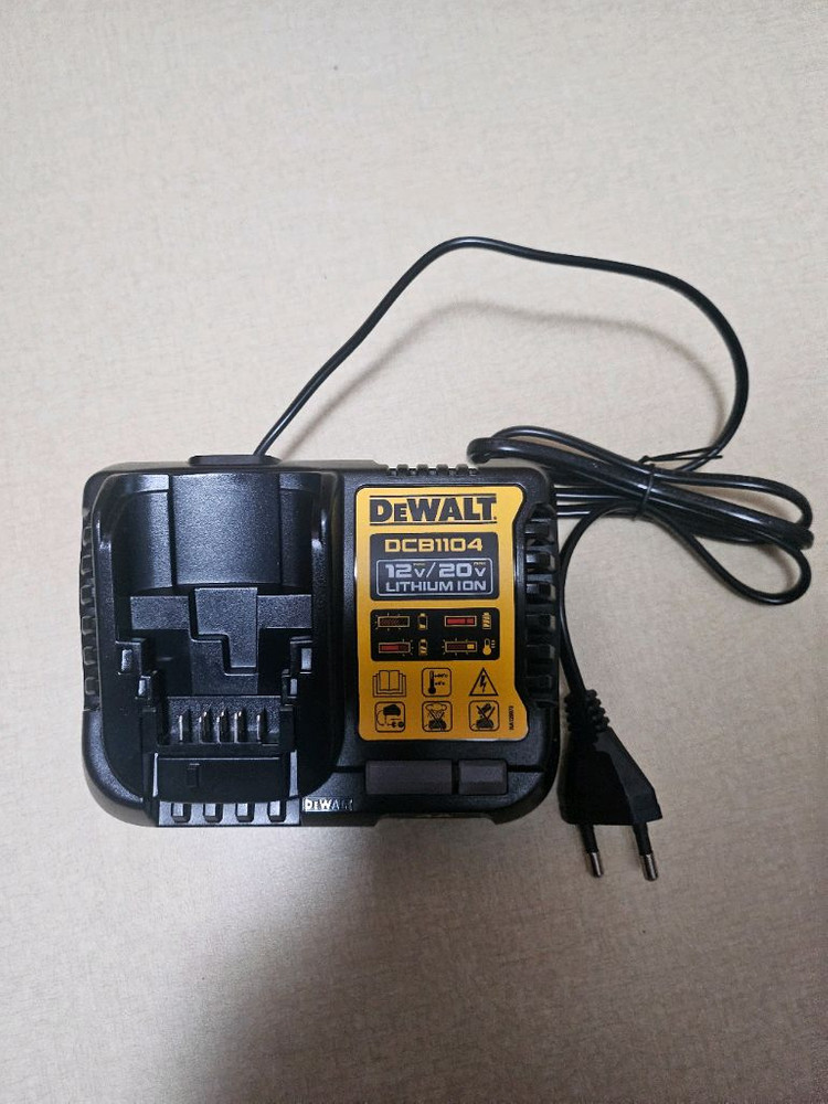 디월트임팩드릴 DCF 860(오리지널 정품 미사용)--4