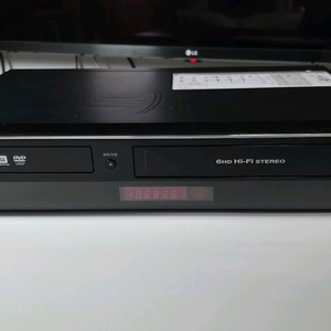 LG DVD VTR 콤보 비디오 RC399 팝니다.