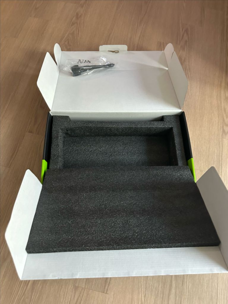 RTX 4080 SUPER 그래픽카드--2