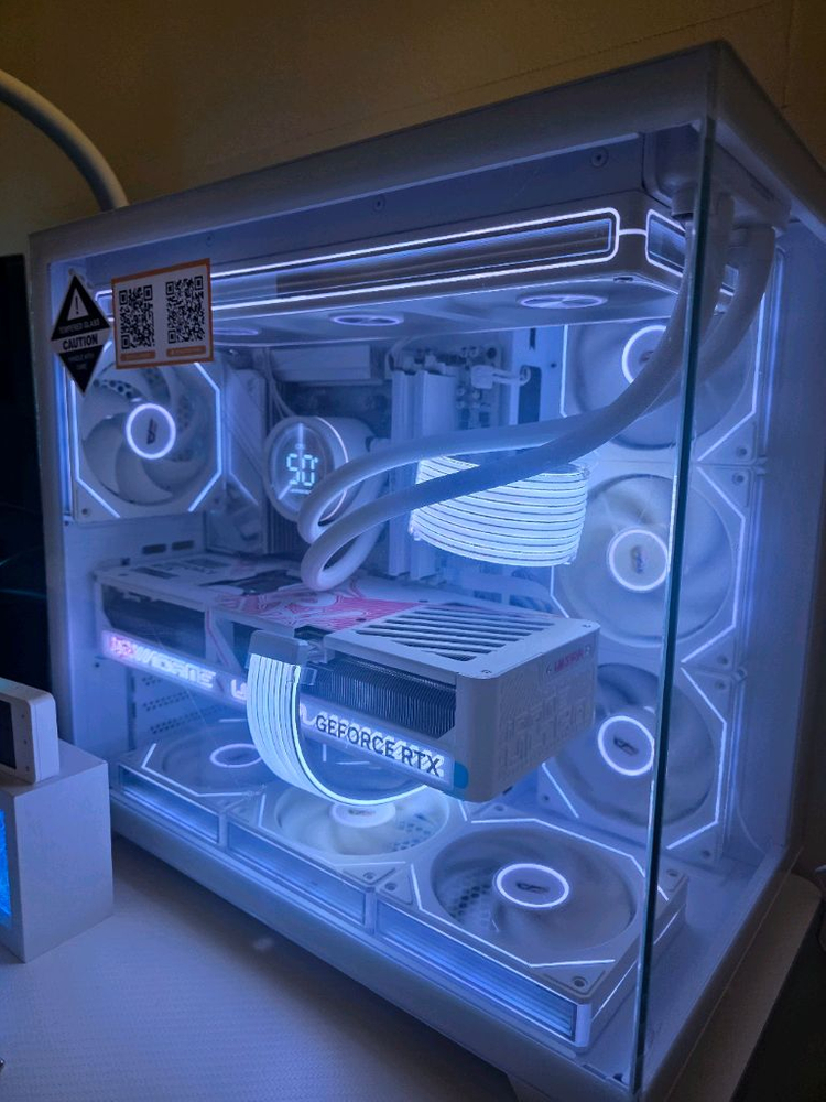 라이젠7 9800X3D RTX5080 화이트새상품PC 팝니다 이미지