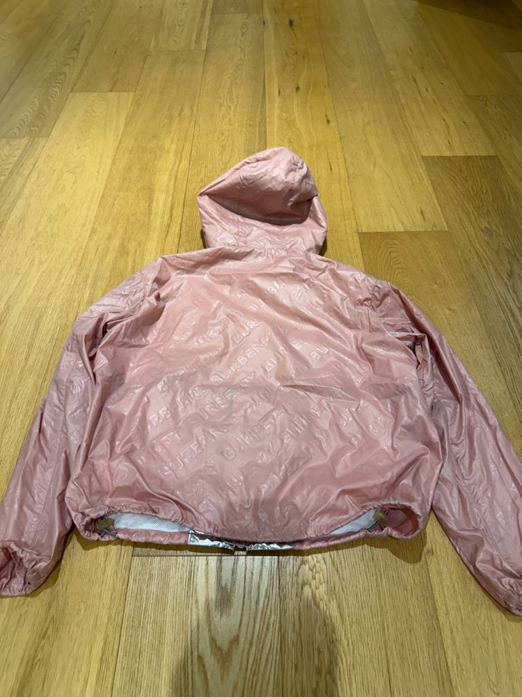 버버리 키즈 엠보싱 로고 바람막이 14Y 팝니다--2