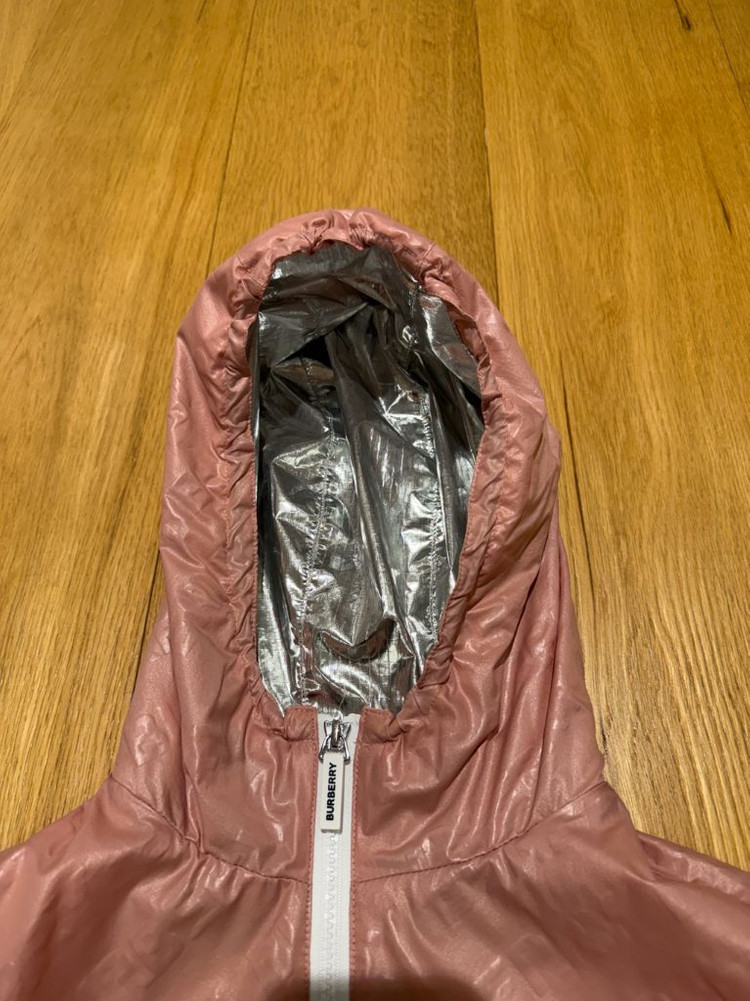 버버리 키즈 엠보싱 로고 바람막이 14Y 팝니다--4