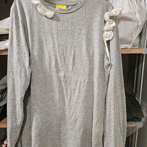 럭키슈에뜨 레이스 프릴 티셔츠