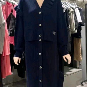 럭키슈에뜨. 니트셋업/프리