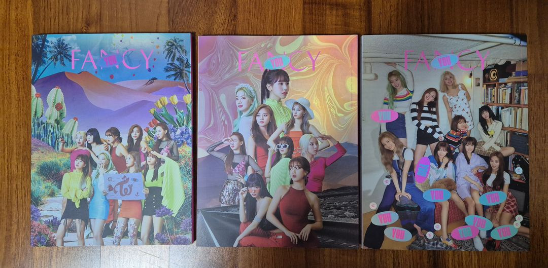 트와이스 앨범과 포카 외 이미지