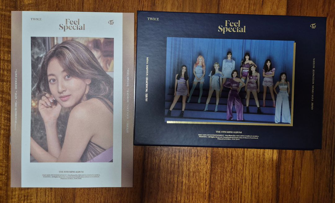 트와이스 앨범과 포카 외 이미지