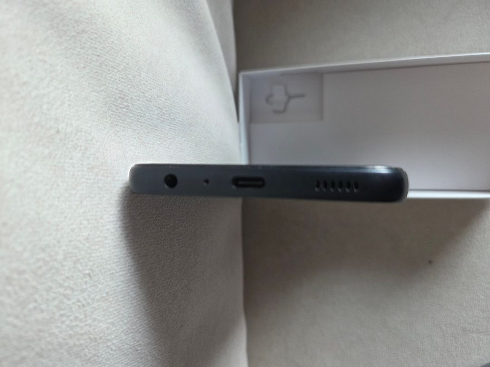 갤럭시 A24 블랙 128기가 (박스포함) A급 13만원--5