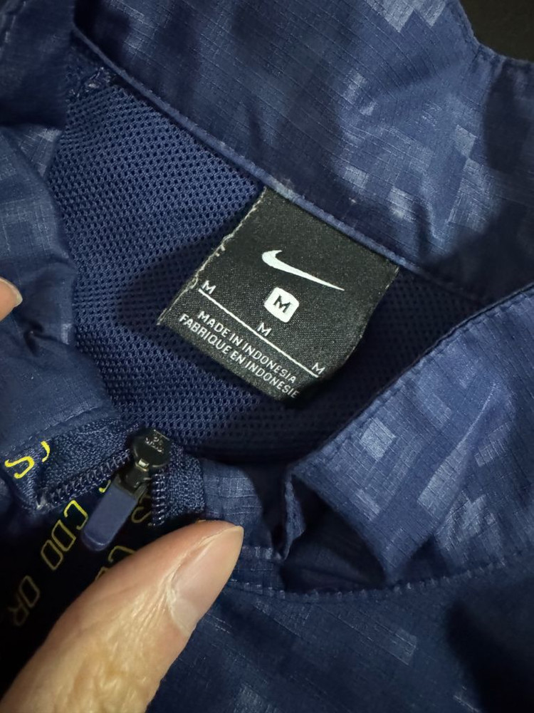 희귀!! 나이키 x 토트넘 빅 로고 윈드러너 반집업 M ~ L 네이비--2