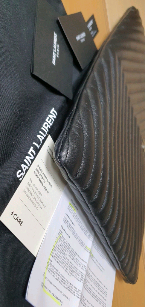 입생로랑 생로랑 클러치백 라지 정품S급(감정서O)구찌프라다루이비통디올고야드샤넬셀린느보테가버버리발렌시아가파우치가방--7