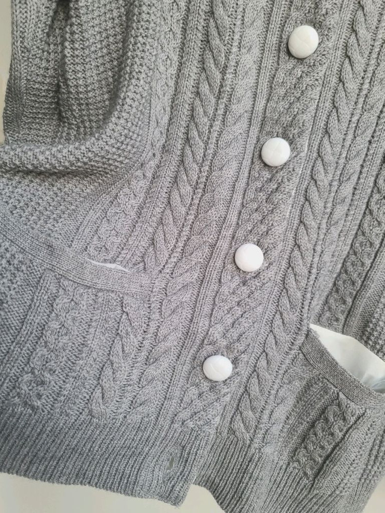 새상품 ) 여성 그레이 긴팔 케이블 버튼 가디건 화이트단추 여리핏 / 폴로 타미힐피거 띠어리 마시모두띠 자라--3