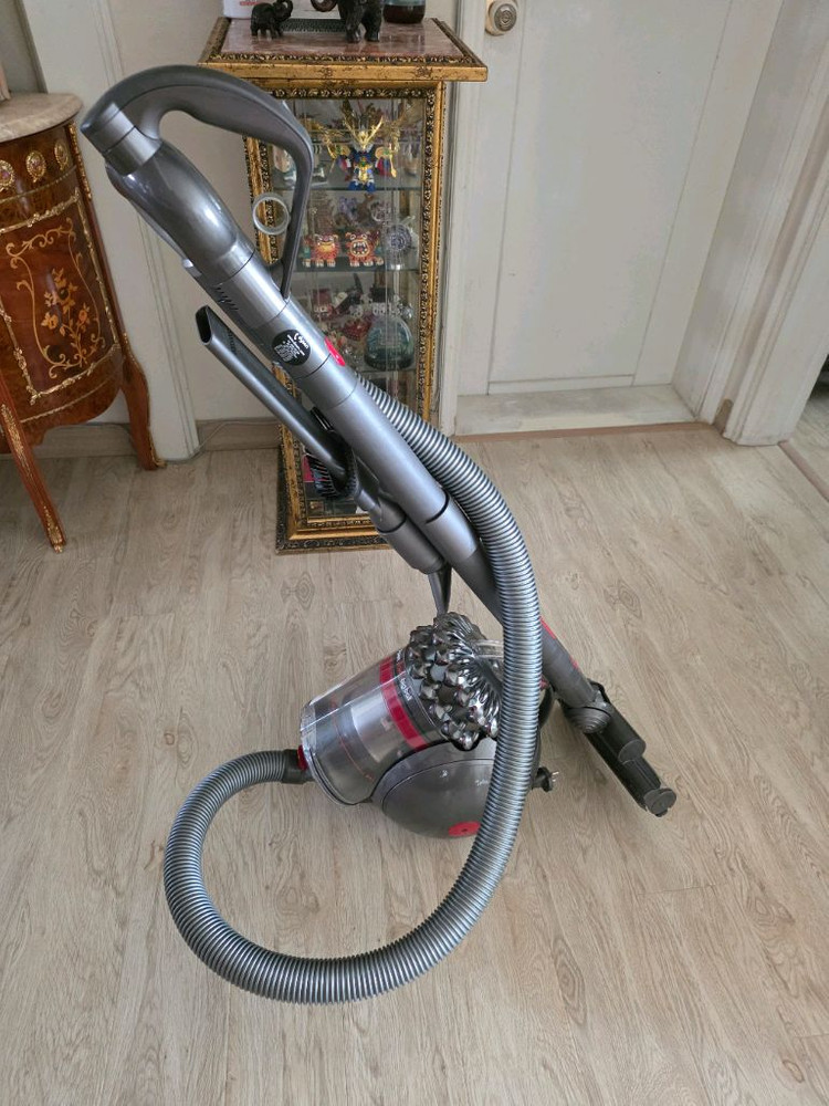 다이슨 시네틱 빅볼 유선 청소기(dyson cinetic big ball) 이미지