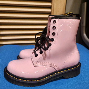 닥터마틴 1460 페이던트 핑크 8홀 부츠 (딸기우유색)