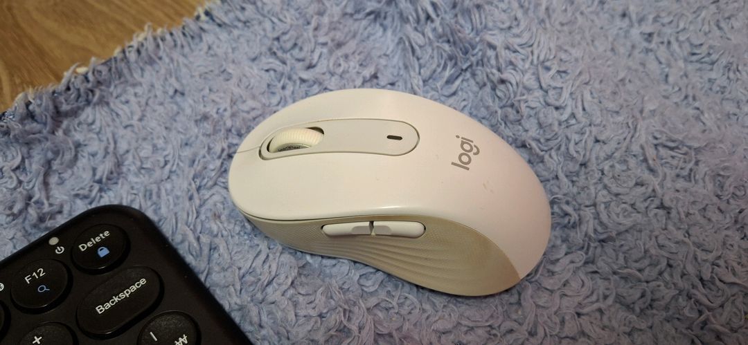 로지텍 m650 마우스 무선키보드 헤드폰 세트--1