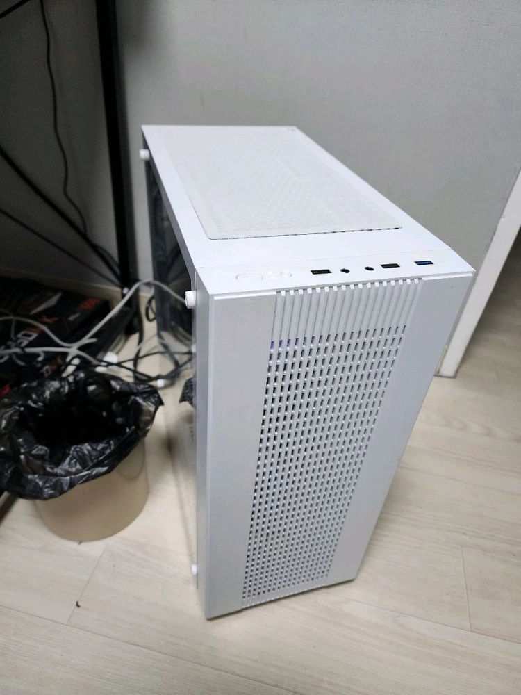 7950x3d 4070s 32ram 고성능 게이밍 PC 이미지