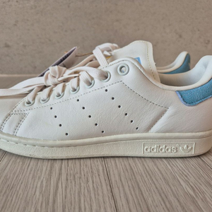 아디다스 스탠스미스 새상품 235